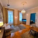 Rb64 - Classy & Spacious Home Near Villa District