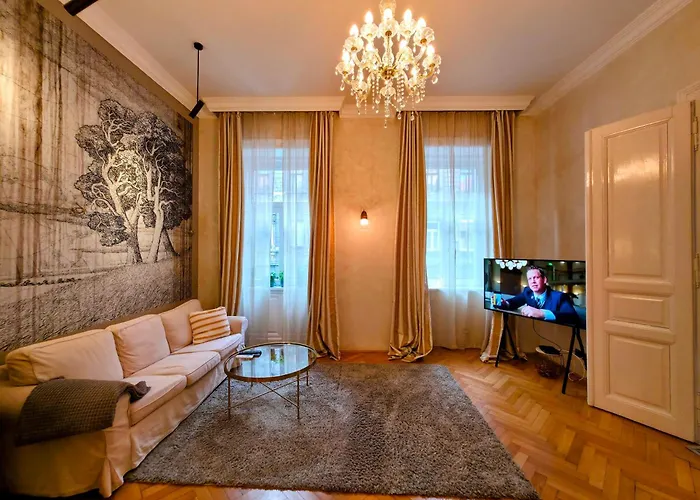 Rb64 - Classy & Spacious Home Near Villa District
