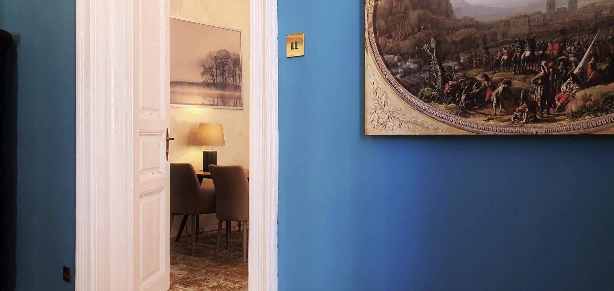 Rb64 - Classy & Spacious Near District Appartement *